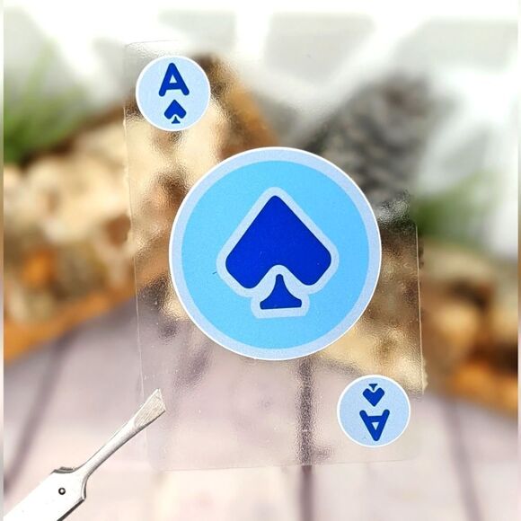 Kikkerland Playing Cards Invisible - Picture 3 of 4